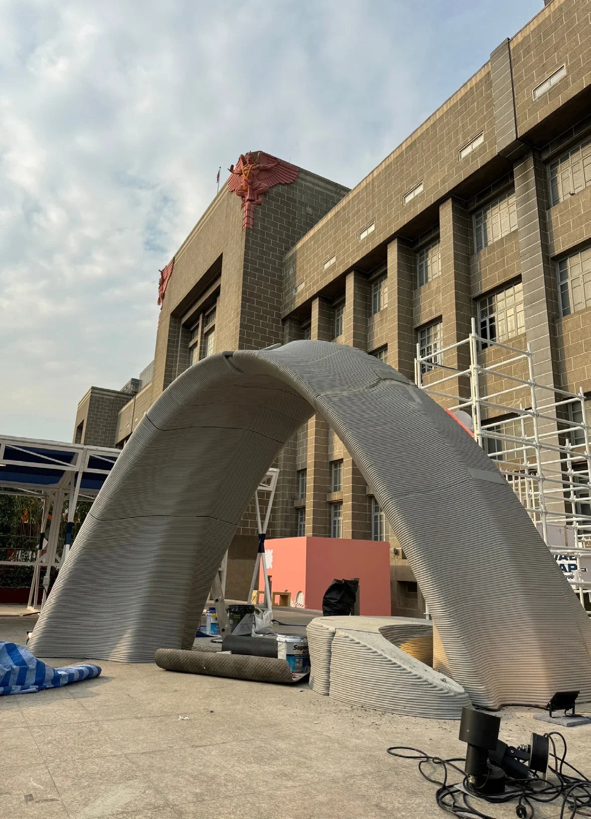 Catenary Arch: installation