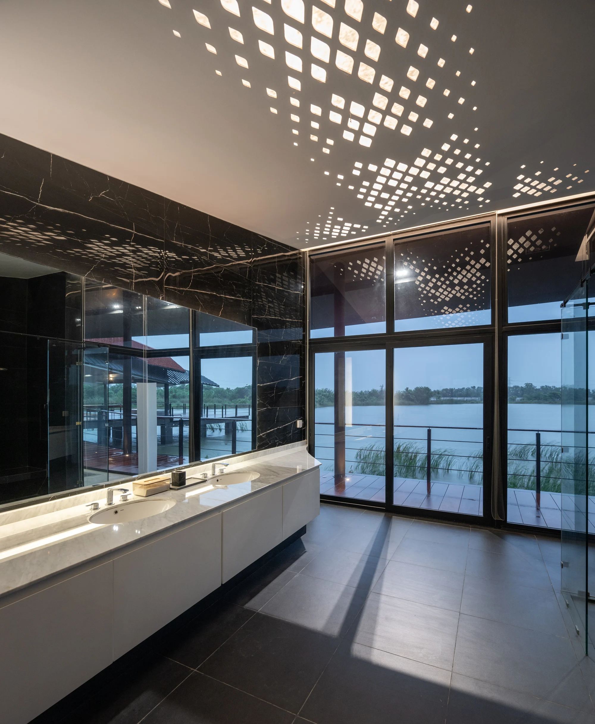 Nongchok House: built